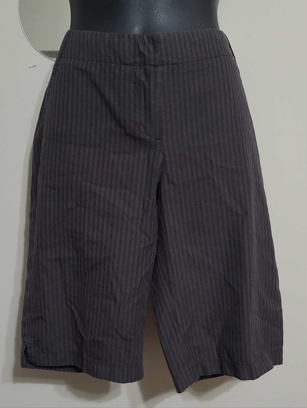 NWOT Smart Set Brown With Black Pinstripes Bermuda Shorts Size 5